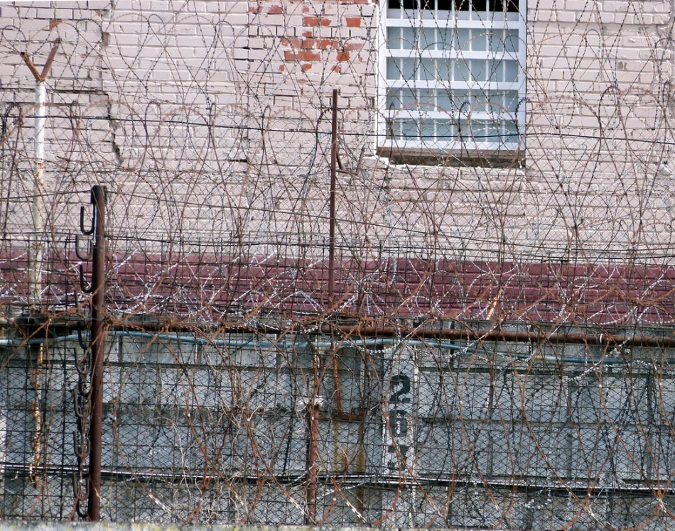 Начальника колонии в Петербурге задержали за коррупционную схему с осужденными